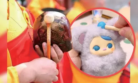 Sau cơn sốt Labubu, giới trẻ Trung Quốc rộ mốt búp bê 'gõ mõ' giải nghiệp