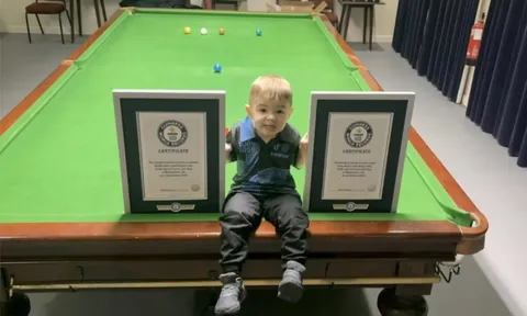 Bé 2 tuổi lập kỷ lục thế giới