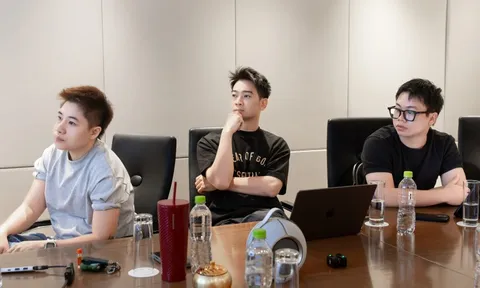 Trực thăng và dàn ngựa đua chuẩn bị khuấy đảo sân khấu concert 50.000 khán giả tại Hà Nội