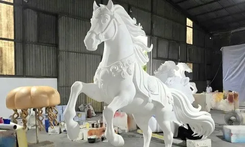 Từ ngựa chibi đến chiến mã 120 triệu đồng sẵn sàng “ra phố” đón xuân