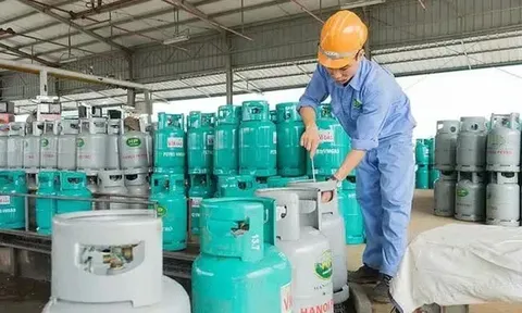 Từ hôm nay (1/2), giá gas bán lẻ tăng