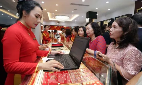 Ngày 1/2: Giá vàng SJC, vàng nhẫn tuần qua chứng kiến những biến động "chưa từng có"; nhà đầu tư lỗ nặng hơn 22 triệu đồng/lượng sau 2 ngày