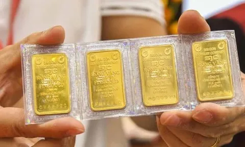 Giá vàng giảm thủng đáy, nhà vàng thông báo ngừng bán vì quá tải!