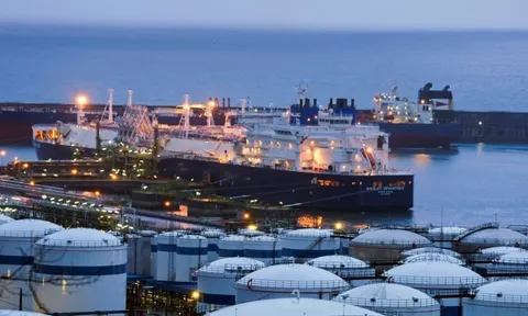 Mỹ tuyên bố đạt được thỏa thuận với một quốc gia BRICS - dầu Nga buộc phải 'đại hạ giá' để bán được hàng