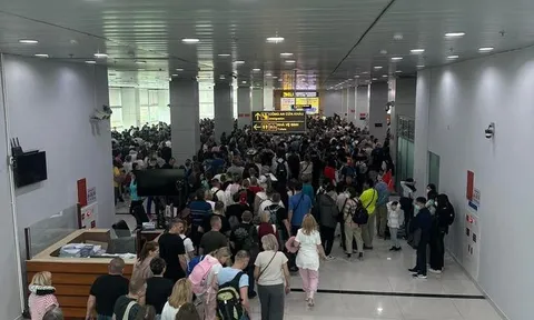 Cảnh tượng tại sân bay một đặc khu của Việt Nam gây bất ngờ: Trong 1 tháng đã đón gần 1 triệu khách