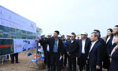 Lãnh đạo Hà Nội chúc Tết, kiểm tra tiến độ dự án cầu Tứ Liên, Nhà hát Opera