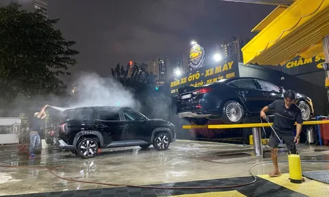 200.000 đồng một lần rửa xe, chủ tiệm hốt bạc dịp giáp Tết