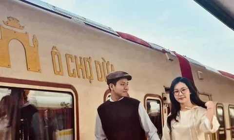 Tàu Hà Nội 5 cửa ô ‘mở hàng’ chương trình đặc biệt sáng Mùng 1 Tết