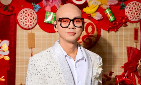 Nam ca sĩ Việt kiếm tiền hàng năm nhờ một bản hit 'quốc dân' giờ ra sao?