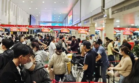 Mùng 3 Tết, vé máy bay từ Hà Nội và TPHCM vẫn thấp