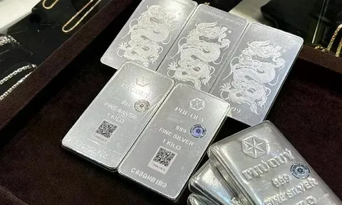 Giá bạc đảo chiều tăng mạnh ngày mùng 3 Tết