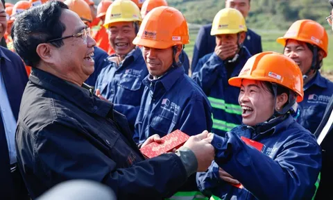 Thăm đại công trường dự án 25.000 tỷ, Thủ tướng biểu dương "vua đào hầm" VN, yêu cầu chốt ngày về đích