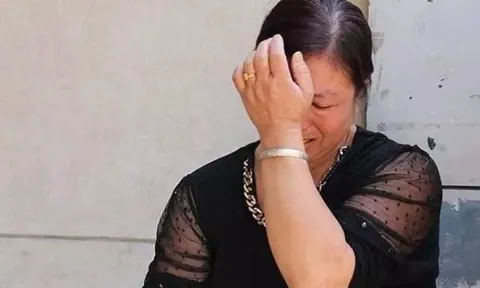 Mang 127 triệu tiền tiết kiệm mua vàng mừng đầy tháng cháu, bà lên thành phố thấy chiếc ô tô đậu ngoài sân, vàng không còn