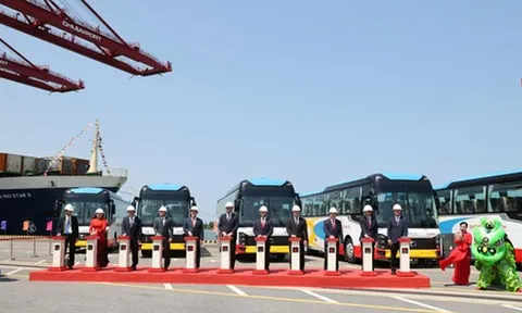 "Sếu đầu đàn" tăng tốc, dẫn nhịp tăng trưởng