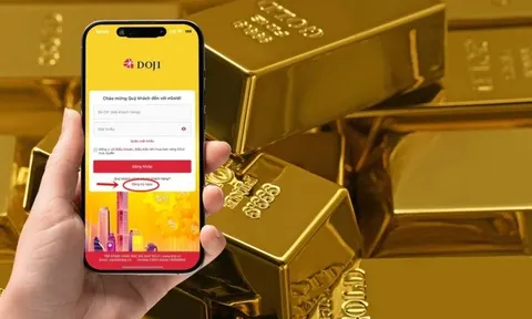 Không cần xếp hàng, người mua vàng ngày vía Thần Tài dùng cách này lấy nhanh hơn