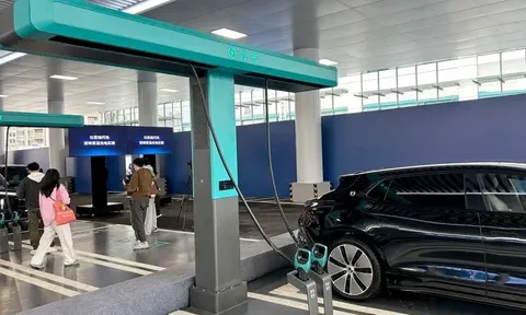 Sạc xe điện nhanh như đổ xăng thành hiện thực: BYD vén màn pin ‘lưỡi dao’ sạc 0-97% mất đúng 9 phút, xây trạm sạc giống hệt cây xăng