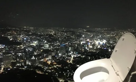 Khách Việt hoảng hồn khi vào toilet ở Hàn Quốc: "Tôi tưởng như cả thành phố đang nhìn mình đi vệ sinh vậy"