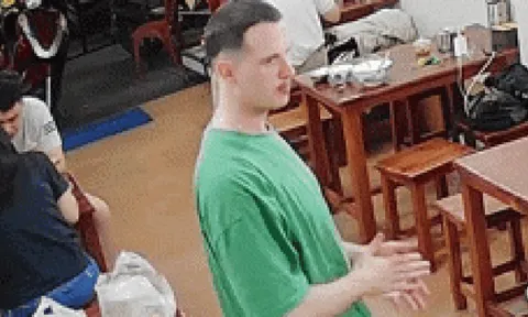 Khách Tây vỗ bụng khen bún bò Huế "ngon quá, ngon quá": Chủ quán kể về bữa ăn đặc biệt