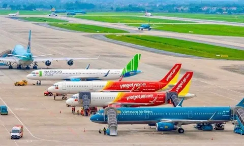 Hãng bay thiệt hại hàng ngàn tỉ đồng, có thể xem xét điều chỉnh trần giá vé máy bay