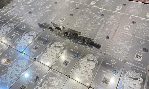 Giá bạc sáng nay giảm 3 triệu đồng/kg