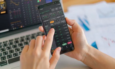 VN-Index biến động mạnh, khuyến nghị chưa vội giải ngân lớn