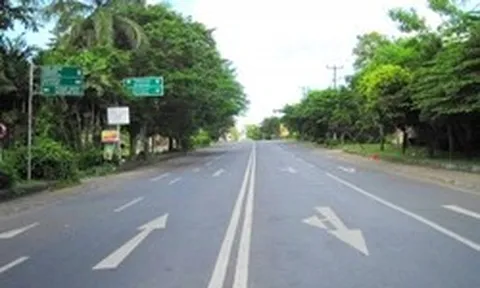 Khách Việt bất ngờ khi tới Bali: Không được ra ngoài, không đèn đường, không mua sắm - Đang có điều gì?