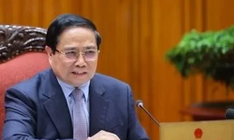 Thủ tướng: Khuyến khích người dân sử dụng phương tiện công cộng, xe điện