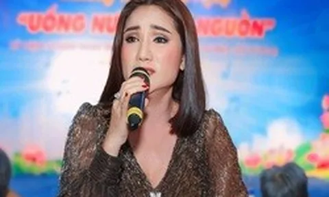 Nữ NSƯT làm bà chủ thông báo muốn dừng cuộc chơi