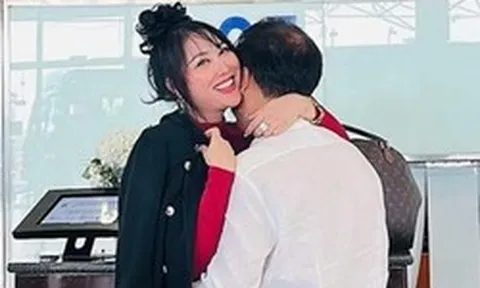 Nữ diễn viên U50 là Phó viện trưởng, được đại gia miền Tây chiều chuộng như công chúa