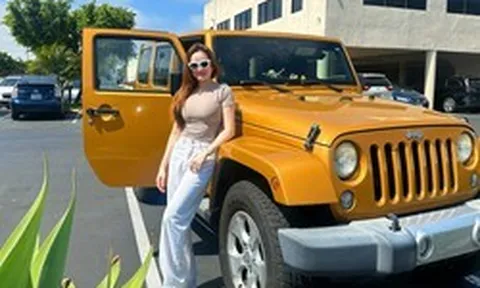 Nữ ca sĩ đang ở Mỹ vội lên tiếng đính chính: "Em vẫn ở Việt Nam"