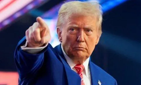 Hết đổi tên Hormuz thành 'eo biển Trum', ông Trump lại muốn 'lấy dầu của Iran'