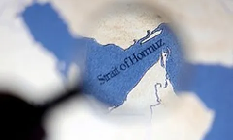 Chuyện gì đây: Iran đột ngột 'lật kèo', chặn 2 tàu chở LNG của đồng minh Mỹ ngay trước cửa eo biển Hormuz