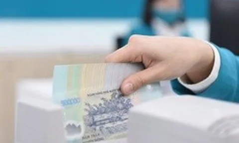 Một loạt ngân hàng giảm lãi suất tiền gửi ngay sau cuộc họp với Thống đốc Phạm Đức Ấn