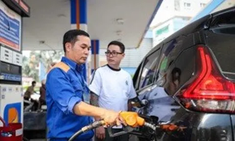 Giá xăng, dầu đồng loạt tăng