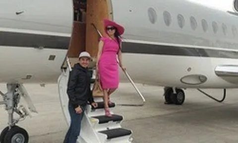 Ca sĩ Hà Phương lấy tỷ phú: "Áp lực chứ, chồng thành đạt thì cũng nhiều bóng hồng vây quanh"