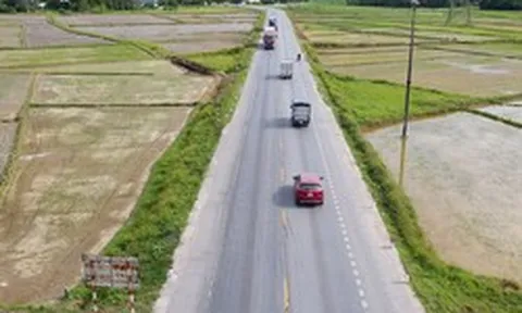 Cần sớm mở rộng Quốc lộ 1 lên 4 làn xe