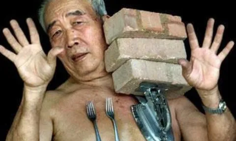 Bí ẩn dị nhân có khả năng hút kim loại khiến thế giới sửng sốt