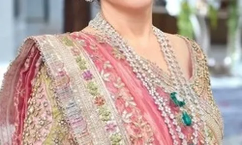 Chiếc túi Hermès 3.000 viên kim cương của vợ tỷ phú giàu nhất Ấn Độ