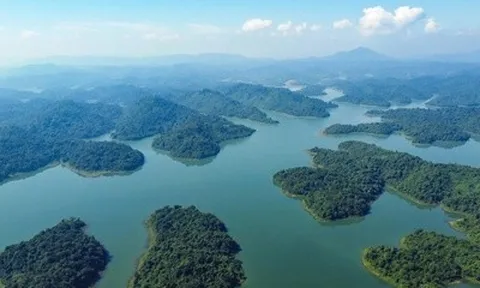 Bến En –'nàng công chúa tuyệt sắc vẫn ngủ quên', mỏi mòn chờ nhà đầu tư đánh thức