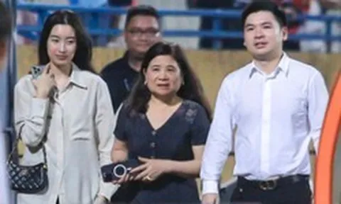 Động thái lạ của Đỗ Mỹ Linh trong sinh nhật mẹ chồng