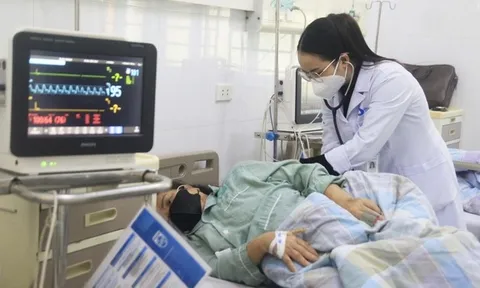 Bệnh nhân mắc cúm B biến chứng nặng, bác sĩ cảnh báo  nhiều đối tượng