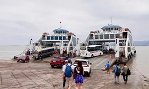 Toàn bộ người dân đi du lịch Cát Bà chú ý: Bến phà dừng chuyên chở phương tiện ra đảo