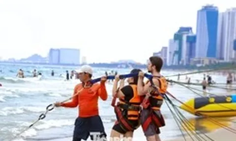 Biển Đà Nẵng quá náo nhiệt