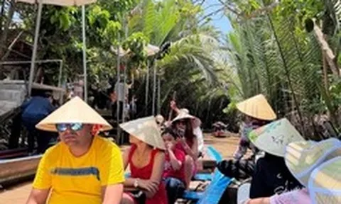 Tour miền Tây đắt khách dịp 30/4-1/5: Hàng trăm du thuyền tại Mỹ Tho- Vĩnh Long hoạt động hết công suất