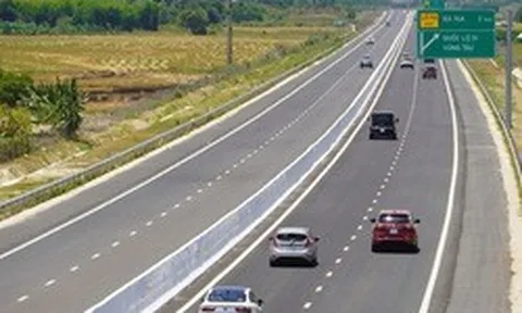 Bất ngờ lý do đường cao tốc Biên Hoà - Vũng Tàu “vắng” xe ngay trong dịp cao điểm