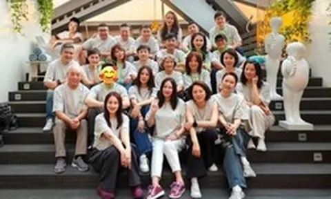Soi ảnh mới của Triệu Vy: Lộ người từng thầm thương cô nhiều năm, HỌC VẤN đáng nể bất chấp ồn ào