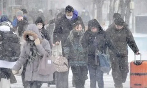 Lần đầu tiên sau 21 năm, "tuyết tháng Năm" xuất hiện ở Nhật Bản, có nơi phủ dày 2 cm