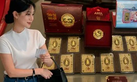 Lý do nhiều người “xoay như chong chóng” khi mua vàng
