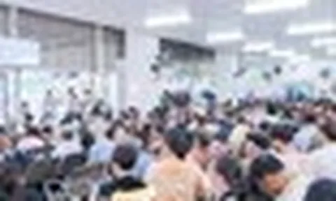 Lượng người bệnh đến Bệnh viện Chợ Rẫy cao chưa từng có