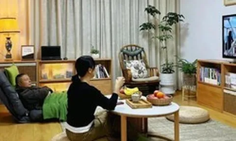 Sau khi bỏ đi chiếc ghế sofa, tôi phát hiện ra phòng khách là một "kho báu" về không gian, tôi thực sự hối tiếc vì đã không vứt bỏ nó sớm hơn
